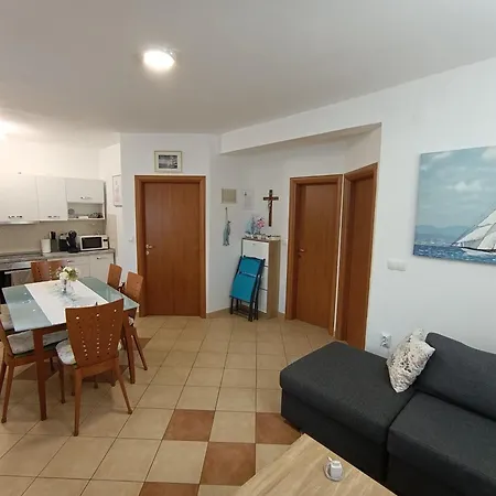Sramek Posesi Apartman