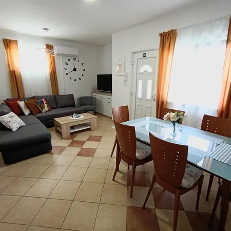 Apartman Sramek Posesi Medulin