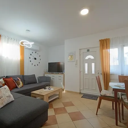 Apartman Sramek Posesi *